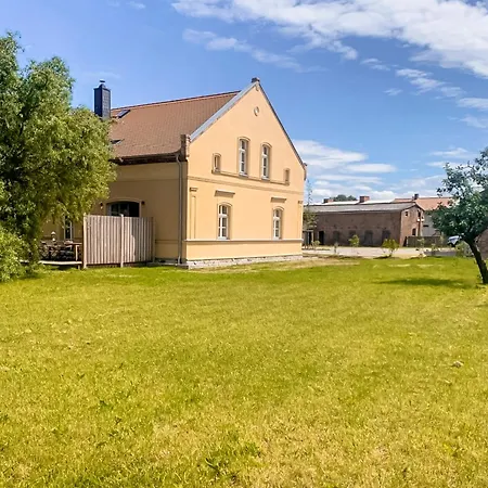Gutshof Liepe - 8 Pers Ferienwohnung Appartement Rankwitz