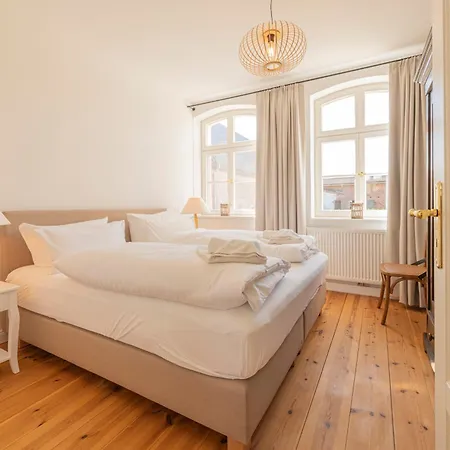 Gutshof Liepe - 8 Pers Ferienwohnung *
