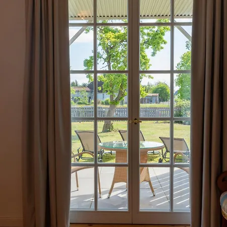 Gutshof Liepe - 8 Pers Ferienwohnung Apartamento